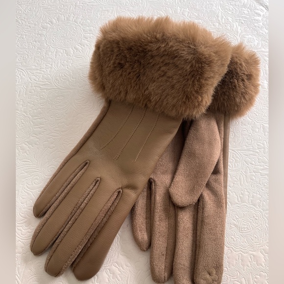 Gloves new with faux fur leather like material
Stretchy fabric - Picture 2 of 5
